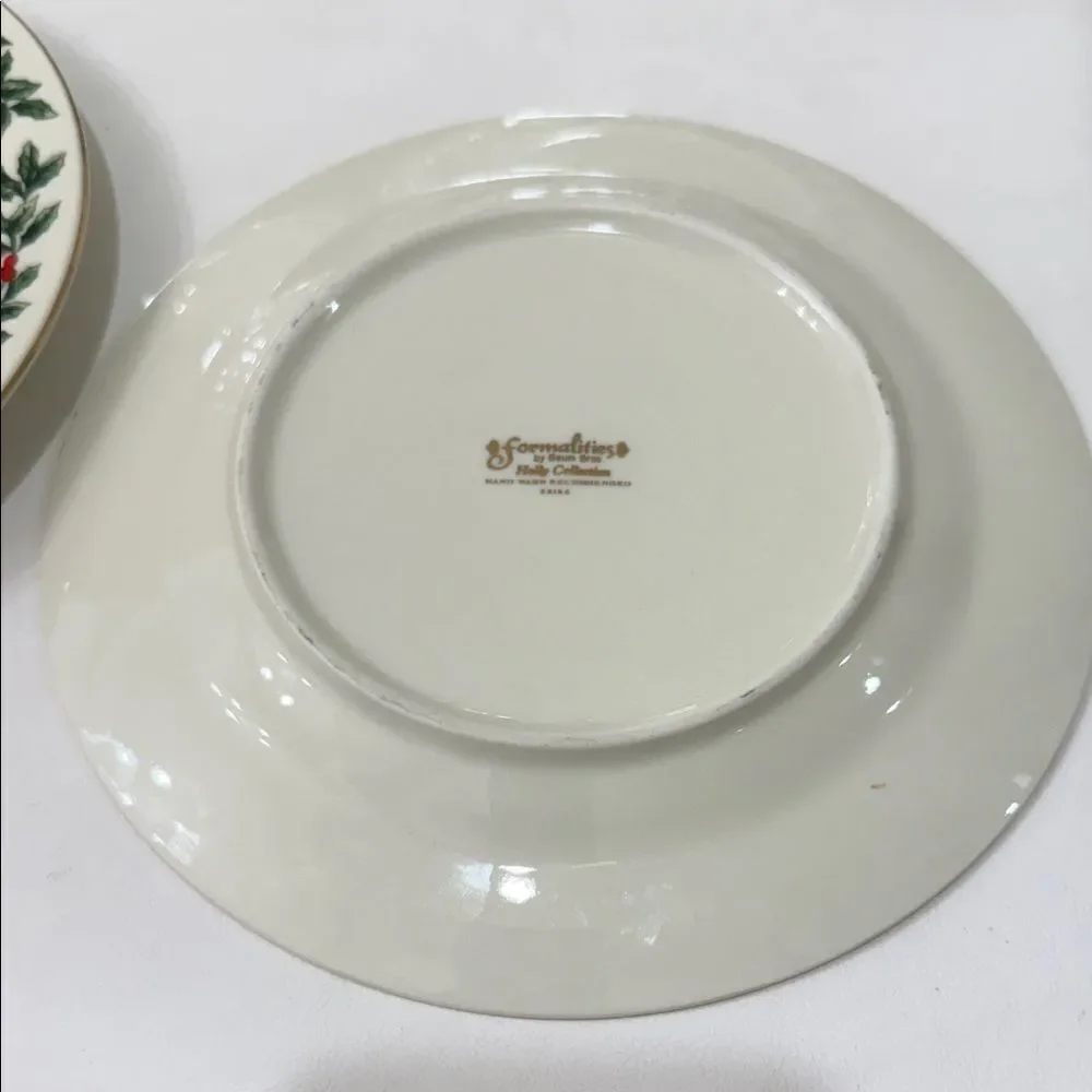 Formalities Baum Bros Holly Collection Festive Design 4 Salad Dessert Plates